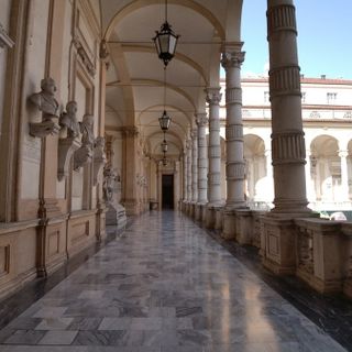 In foto, il Palazzo del Rettorato