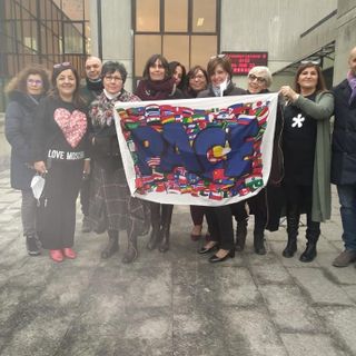 La Circoscrizione 8 solidale con l'Ucraina: appesa la bandiera del Sermig in corso Corsica