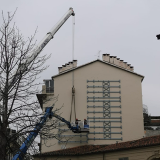 Un led wall al posto del murales Campari in largo Saluzzo: la polemica si accende sui social Un led wall al posto del murales Campari in largo Saluzzo: la polemica si accende sui social