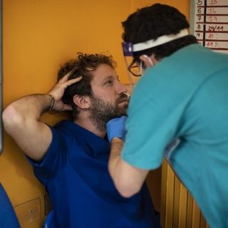 Il Cts: &quot;Nessuna quarantena per i vaccinati con tre dosi che lavorano nei servizi essenziali, ma dovranno indossare la Ffp2&quot;