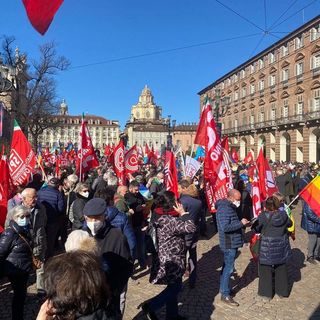 Raccolta beni per l'Ucraina alla sede della Lega di Ivrea