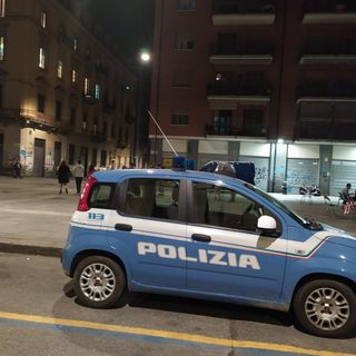 Fase 2, controlli nella movida torinese: chiusi i mini market che vendevano alcool d'asporto fuori orario