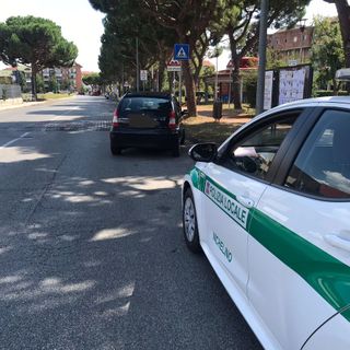 auto fermata dai vigili a nichelino