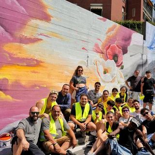 I ragazzi dello StreetLab realizzano il murale della pace a Beinasco