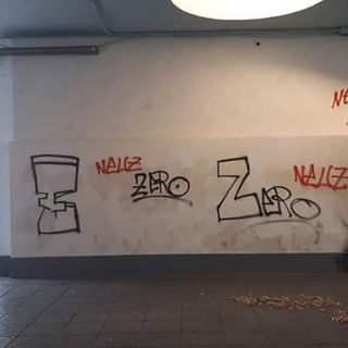 Imbrattati i muri del mercato coperto di via Plava. Ma Mirafiori non si arrende