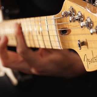 Consigli pratici su come iniziare a suonare la chitarra