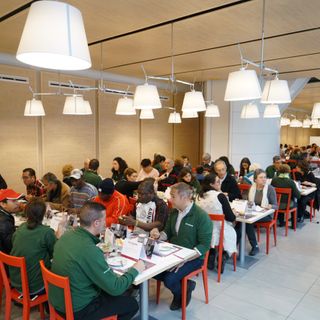 &quot;Noi insieme: Natale 2019&quot;, la solidarietà a Intesa Sanpaolo coinvolge 300 ospiti