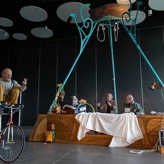 Madame Rebine al Café Müller in anteprima con “Negozio di giocattoli”