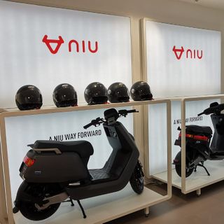 Niu apre un nuovo flagship store a Torino