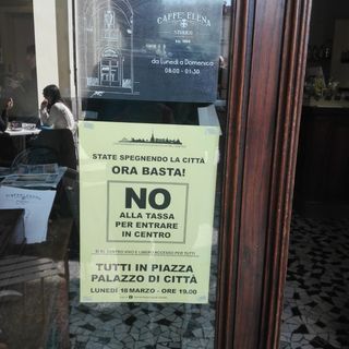 Al via la &quot;campagna di primavera&quot; dei negozianti contro la nuova Ztl: centro di Torino tappezzato da locandine