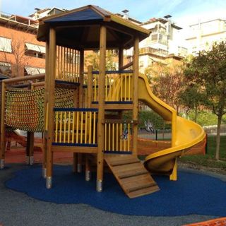 Ripristinata l'area giochi di via Nole