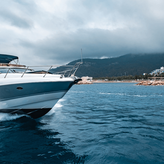 Perché noleggiare uno yacht con equipaggio?