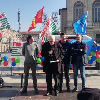 Nosiglia ad un presidio pro Embraco - foto di repertorio
