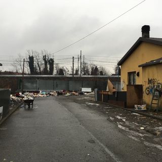 &quot;Definiamo linee guida per superare i campi rom e i roghi di rifiuti tossici&quot;, l'appello di oltre tremila torinesi