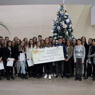Nova Coop premia il merito dei giovani studenti delle superiori e dell'università Nova Coop premia il merito dei giovani studenti delle superiori e dell'università