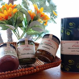 Confezioni di olive taggiasche