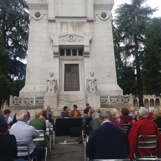 L'opera lirica dai cimiteri alle biblioteche: quando il bel canto diventa &quot;off&quot; e abbraccia la gente
