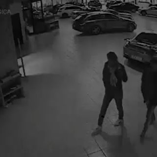 Rubavano vetture di alta gamma per poi smontarle e rivendere i pezzi: 8 arrestati a Torino e Roma