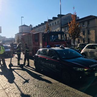Bomba a mano esplode in un cantiere di via Nizza: ferito un operaio