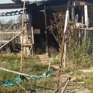 Vandalizzati gli orti urbani di Mirafiori Sud