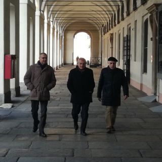 Tutti contro Di Battista a Torino: &quot;Fake news e letame. Se ha le prove delle tangenti, vada in procura. E se sarà il caso, si prepari alle querele&quot; (VIDEO)