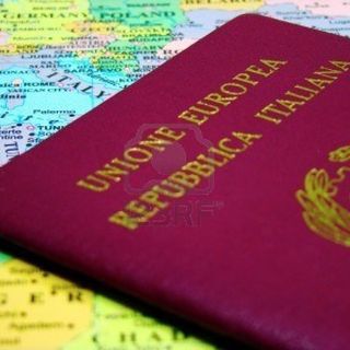 Passaporti: apertura straordinaria in piazza Cesare Augusto