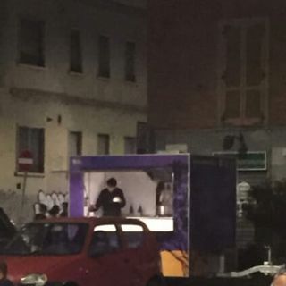 Vanchiglia, in Piazza Santa Giulia spunta un “paninaro”