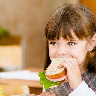 Mense scolastiche di Torino, il 20 febbraio in Cassazione il ricorso sul panino da casa