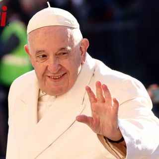 Papa Bergoglio sorridente