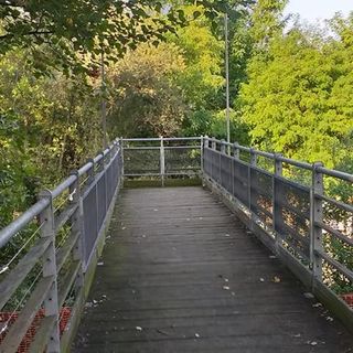 Sgomberata la capanna abusiva ai giardini Paracchi