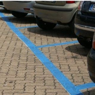 Strisce blu