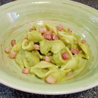 La videoricetta della Pasta con crema di Asparagi e Pancetta