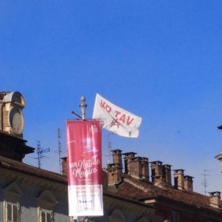 I no Tav attaccano le &quot;madamin&quot;: &quot;Piazza del flash mob riempita per campagna elettorale&quot;