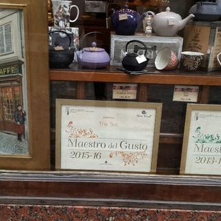 Salto in Oriente, a due passi dal Comune, mangiando un panino al roastbeef: a Torino è &quot;The Tea&quot;