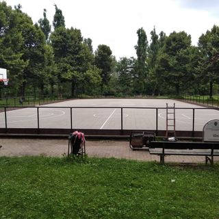 Pellerina, la piastra di pattinaggio recupera la sua antica bellezza (e si apre al basket)