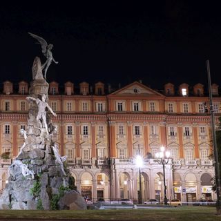 Nuova illuminazione architettonica più "green" per piazza Statuto Nuova illuminazione architettonica più "green" per piazza Statuto