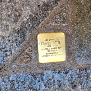 Torino ricorda Giovanni Battisti con una pietra d'inciampo dall'artista Gunter Demnig