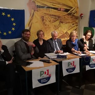 Europee, Pisapia a Torino lancia la sfida del Pd