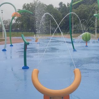 Giochi d'acqua e attrezzature nuove alla piscina della Pellerina