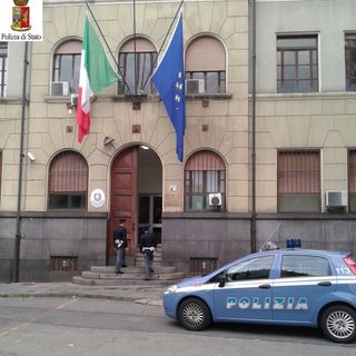 Si rifugia a Torino per sfuggire ad un mandato di cattura internazionale