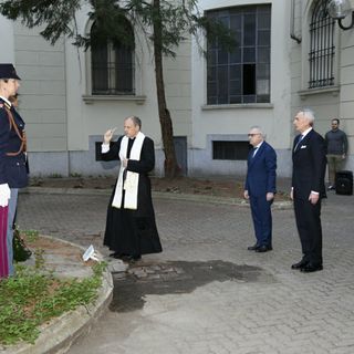 Deposta corona d’alloro al cippo dei Caduti nella lotta contro la criminalità e il terrorismo della polizia di Stato [VIDEO]