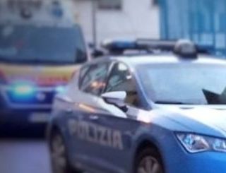 La figlia dei vicini si sente male: poliziotto la salva con il massaggio cardiaco