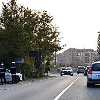 Soffoca mentre mangia al ristorante: morto il comandante della polizia municipale di Brandizzo