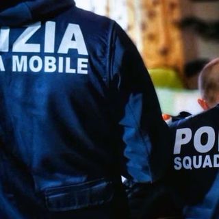 "Devo ritirare anelli e collane per 12mila euro": finto corriere tenta di truffare un gioielliere