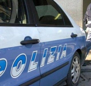 Nega una sigaretta per strada, preso a calci e pugni in pieno giorno in San Salvario