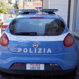 auto della polizia a Sanremo