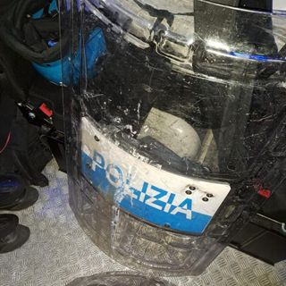 Scontri al Campus, Fsp Polizia: &quot;Contiamo 11 feriti tra i colleghi. Per alcuni l'aggressione è la normalità&quot;