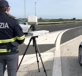 Contro i 'furbetti della velocità' intensificati i controlli sulla A32 Torino-Bardonecchia