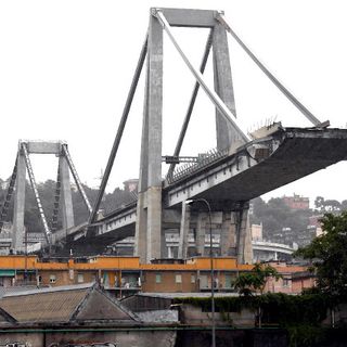 Crollo Ponte Morandi, Intesa Sanpaolo pronta a cancellare i mutui per le case della zona rossa