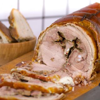 Al Wellington di Paesana due menù musicali, pesce e porchetta, per avvicinarsi al Ferragosto
